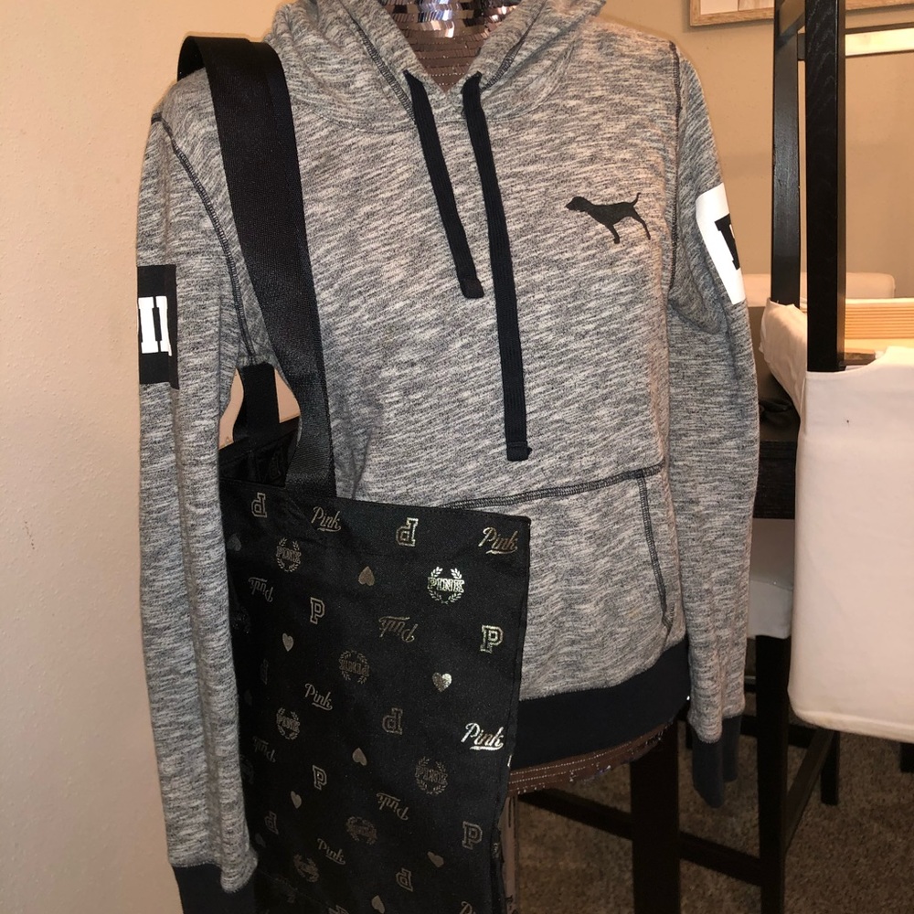 Victoria Secret PINK Pullover w/ bag